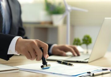 Tradutor carimba a tradução técnica espanhol.