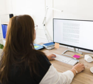 Diferença entre tradução juramentada e certificada está na finalidade do documento.