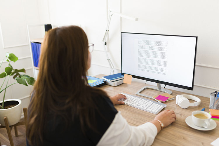 Diferença entre tradução juramentada e certificada está na finalidade do documento.
