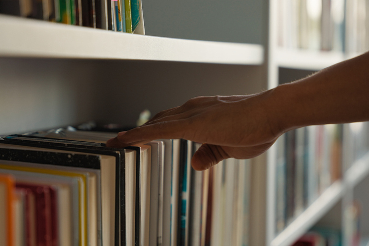 É possível fazer graduação, pós-graduação ou cursos livres de tradução.