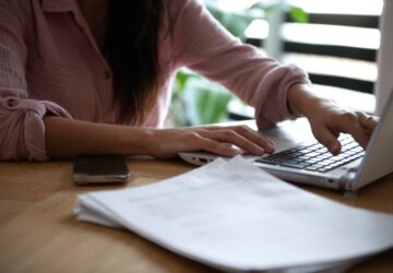 Tradução para USCIS é exigida em processos de imigração para os EUA.